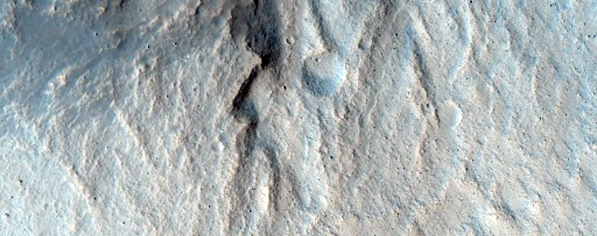 Well-Preserved 5-Kilometer Diameter Impact Crater