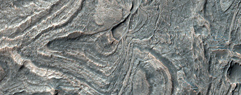 Exposure of Lower Layers in South Melas Chasma with Stratigraphic Contacts