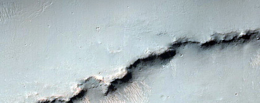 Crater Rim in Hesperia Planum