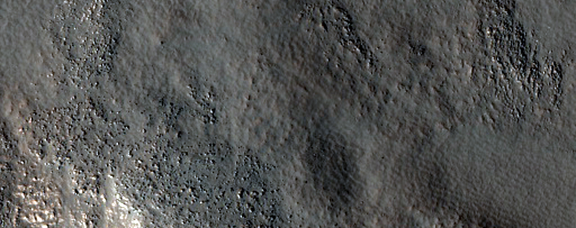 المكونات الصخرية المتنوعة فى الارتفاع المركزى لفوّهة  ستوكس  (Stokes Crater)