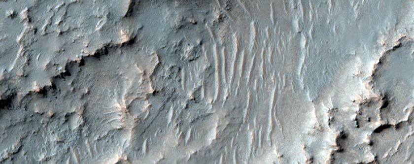 Possible Phyllosilicates in Terra Sirenum Intercrater Plains