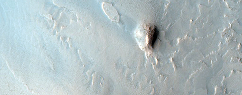 Central Structure of Impact Crater in Syrtis Major