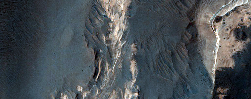 Layered Bedrock in Northeast Hellas Planitia