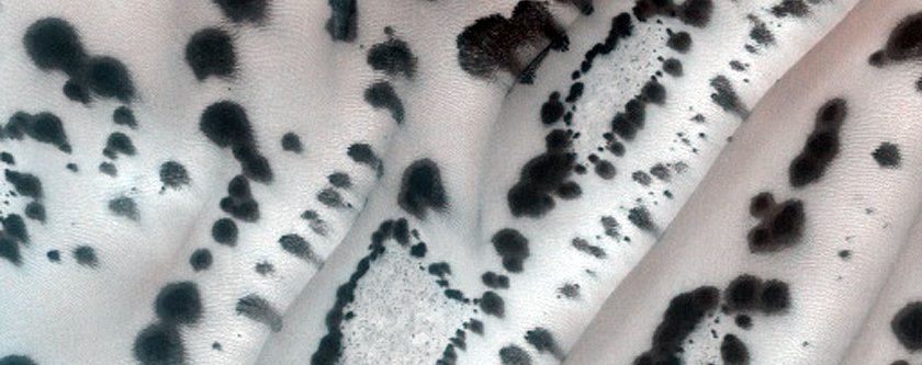 Defrosting Dunes in MOC Image E05-00762