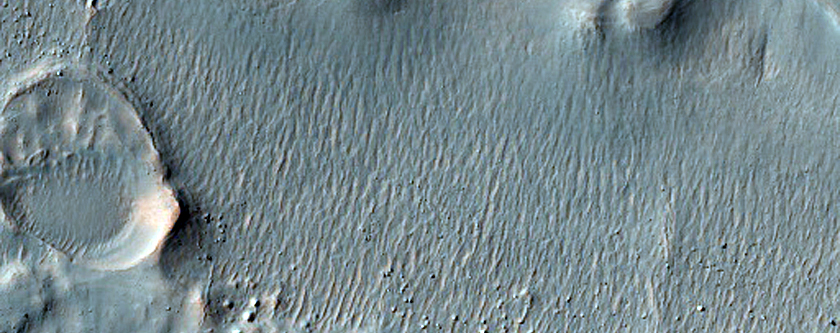 Crater in Terra Sirenum