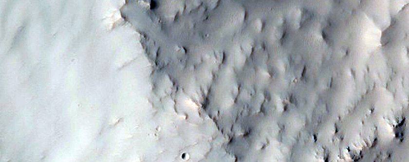 Well-Preserved 10-Kilometer Diameter Crater in Margaritifer Terra
