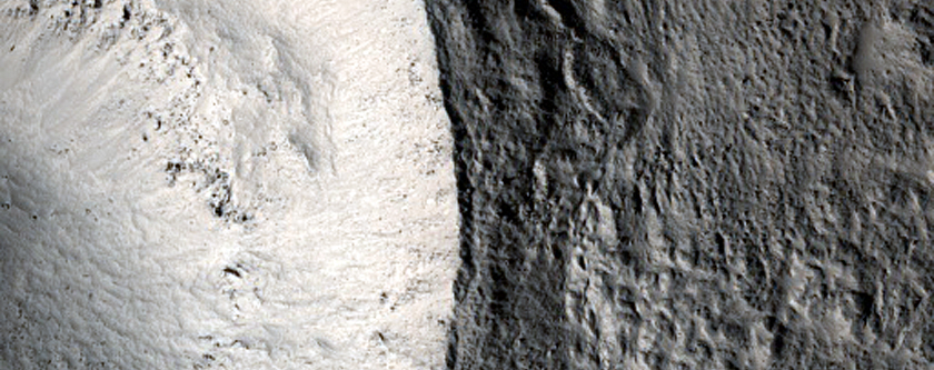 One to Two Kilometer Diameter Impact Crater in Arcadia Planitia