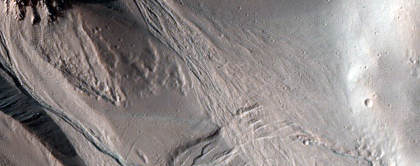 Well-Preserved 6-Kilometer Diameter Impact Crater with Gullies