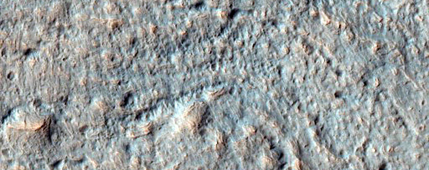 Crater in Terra Sirenum