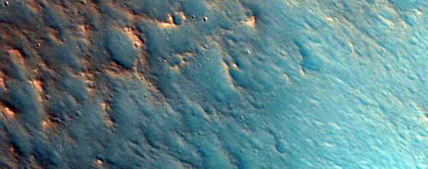 Well-Preserved Crater with Central Peak in Chryse Planitia