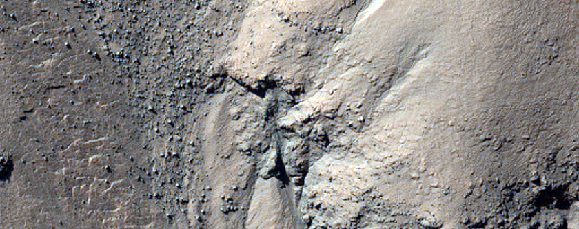 Large Gully Alcove in Ross Crater