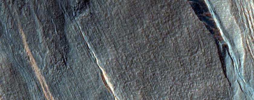 Light-Toned Feature on Crater Wall in Terra Cimmeria