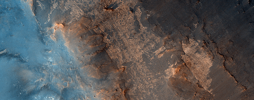 Iazu Crater