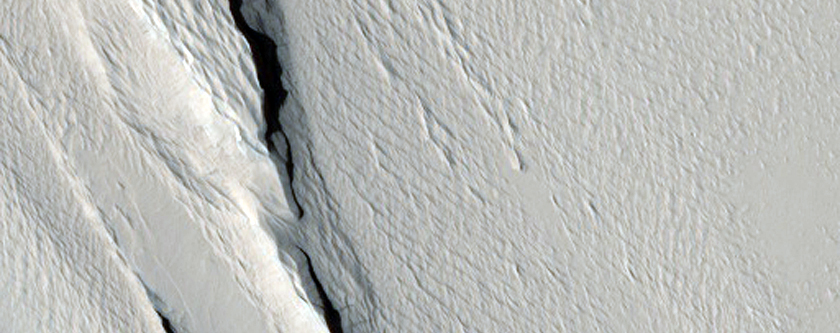Erosional Exposure in Medusae Sulci