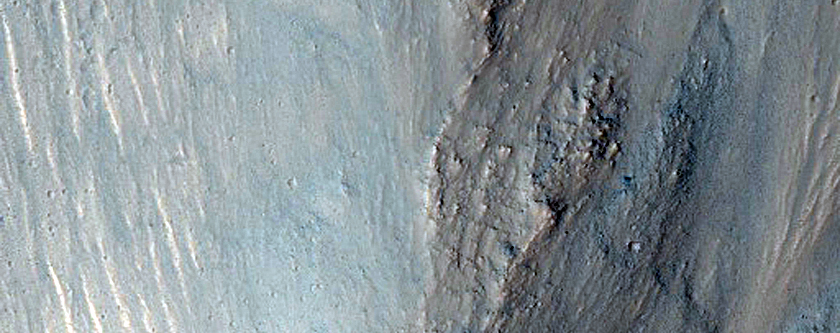 Ius Chasma Possible Hydrated Mineralogy