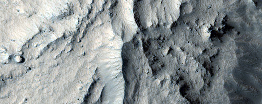 Tomini Crater, Rayed