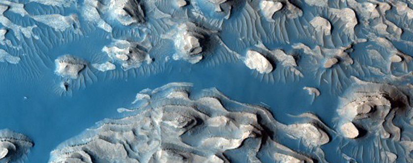 Layering in Arabia Crater 