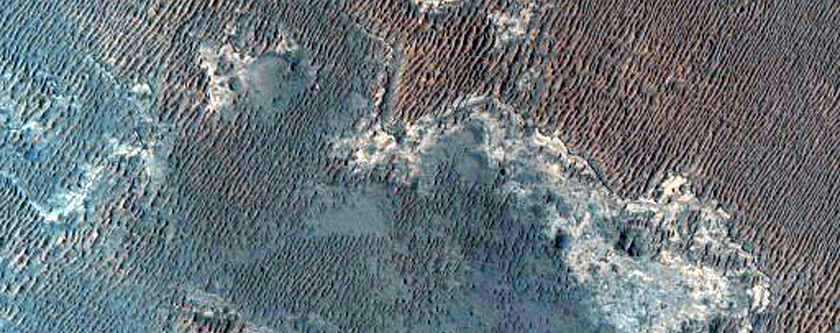 Search For Light-Toned Layering in Plains of Ius Chasma