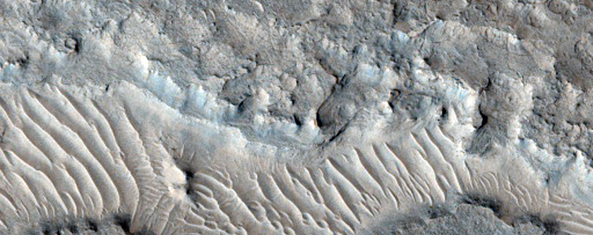 Distinctive Contact Between Deposits in South Chryse Planitia