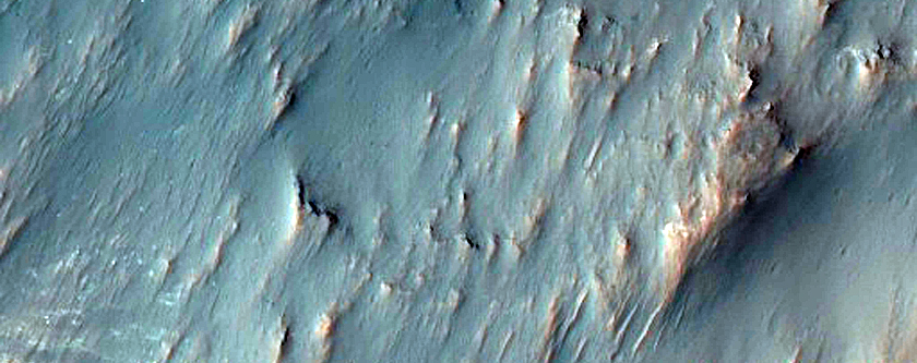 Picco centrale in un cratere