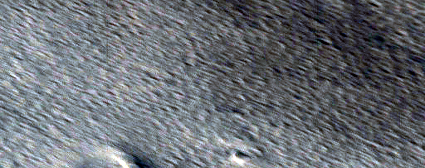 Albedo Pattern in Pavonis Mons Summit Region