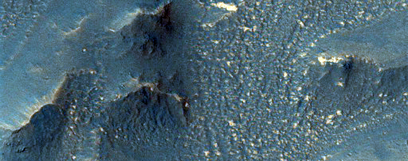 Well-Preserved Large Crater in Hesperia Region