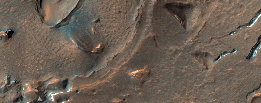Fractured Flow Unit in Crater Adjacent to Hale Crater
