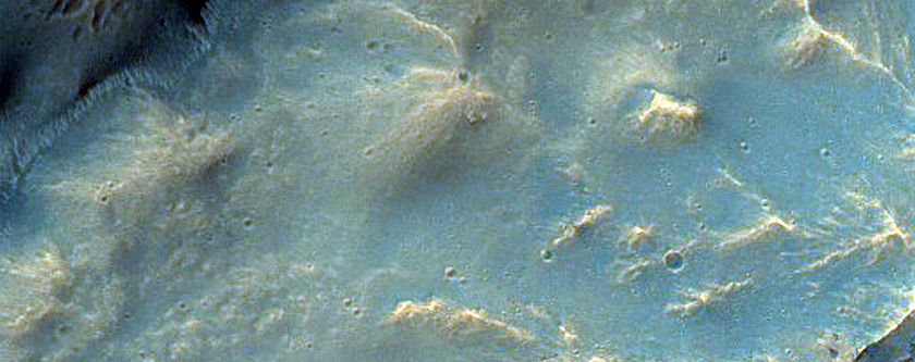 Unnamed Well-Preserved Crater in Cimmeria Terra