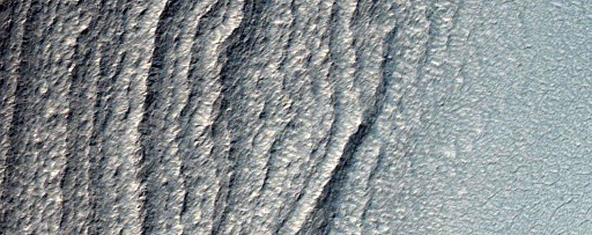 Exposure of Polar Layered Deposits Including Possible Angular Unconformity