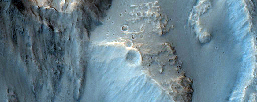 Terra Tyrrhena Crater Rim