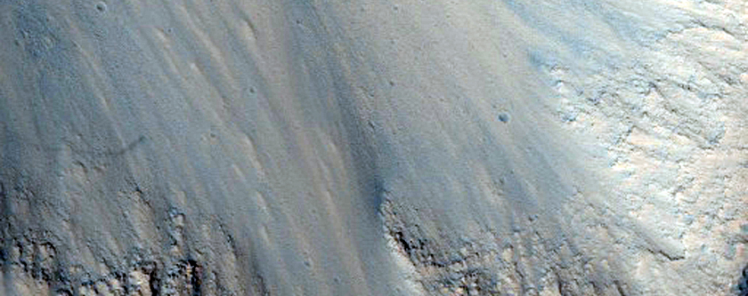 Light-Toned Outcrops and Ridge Separating Ophir and Candor Chasms