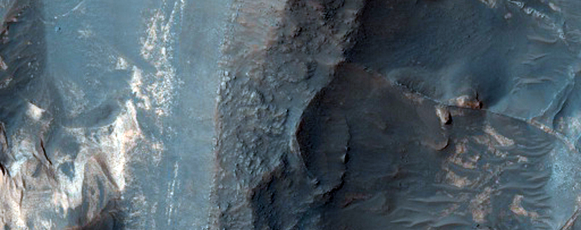 Rugged Crater Floor in Terra Tyrrhena