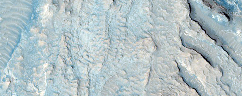 Layered Deposit in Crommlin Crater