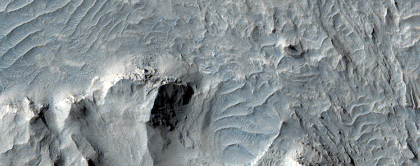 Faulted Layered Deposits in Eastern Candor Chasma