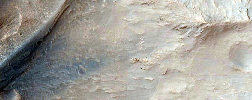 Light-Toned Materials between Spurs