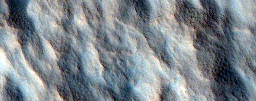 Fresh Double Layer Ejecta Crater in Northern Plains