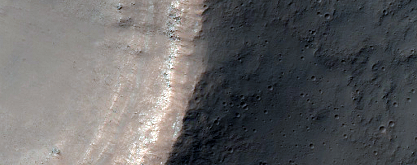Small Crater in High Thermal Inertia Plains