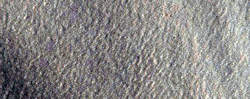 Relatively Youthful Crater in Mid-Latitude Apron Material