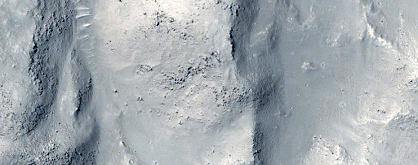 Well-Preserved Unnamed Crater North of Aeolis Mensae