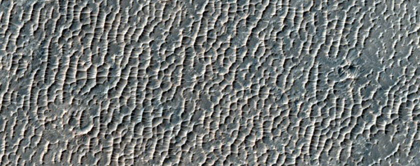 Light-Toned Circular Feature in South Sinus Meridiani Cratered Terrain
