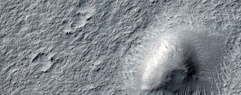 Light-Toned Material West of Gale Crater