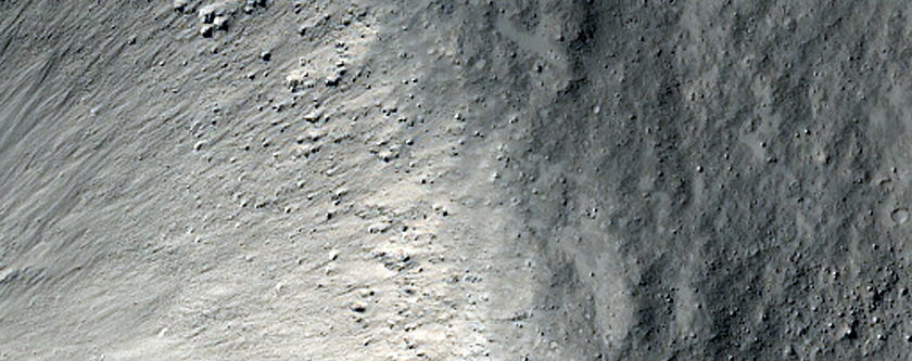 Fresh 2-Kilometer Diameter Crater in South Elysium Region