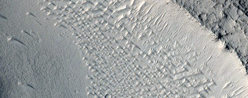 Semicircular Feature in Arabia Terra