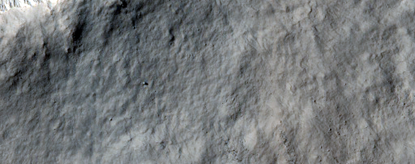 Distinctive Small Rayed Crater in Terra Cimmeria