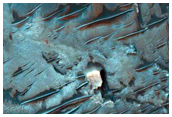 Bedrock Exposures in Nirgal Vallis