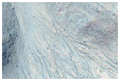 Transient Slope Linea Formation in Well-Preserved Crater