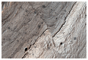 Breuklijnen in Ius Chasma 