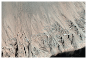 Ρεματιές και Εκθέσεις Βραχώδους Υποστρώματος σε Τοίχωμα Κρατήρα Πρόσκρουσης
