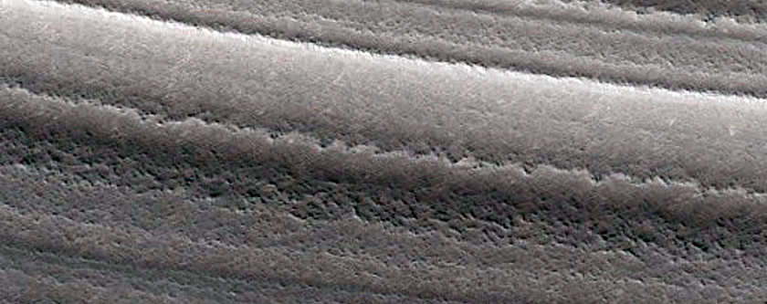 Possible Powder Avalanches at Off-Monitoring Section of North Polar Scarp