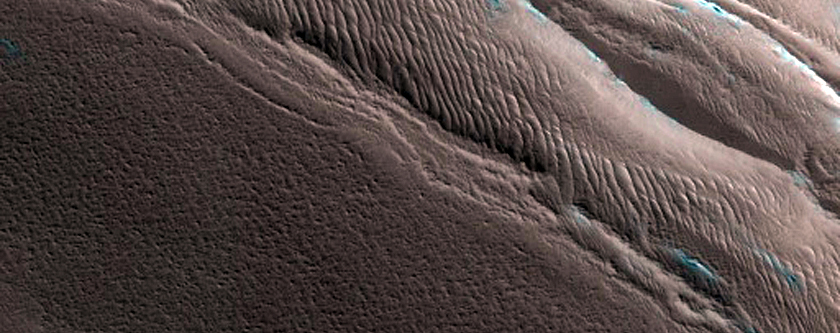Possible Powder Avalanches at Off-Monitoring Section of North Polar Scarp